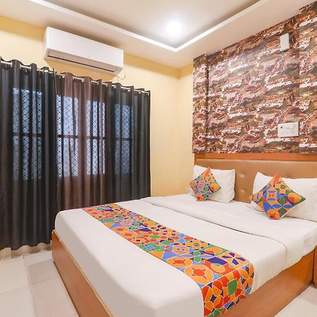 Fabhotel Swarn Banquet Kakarmatha Kültér fotó