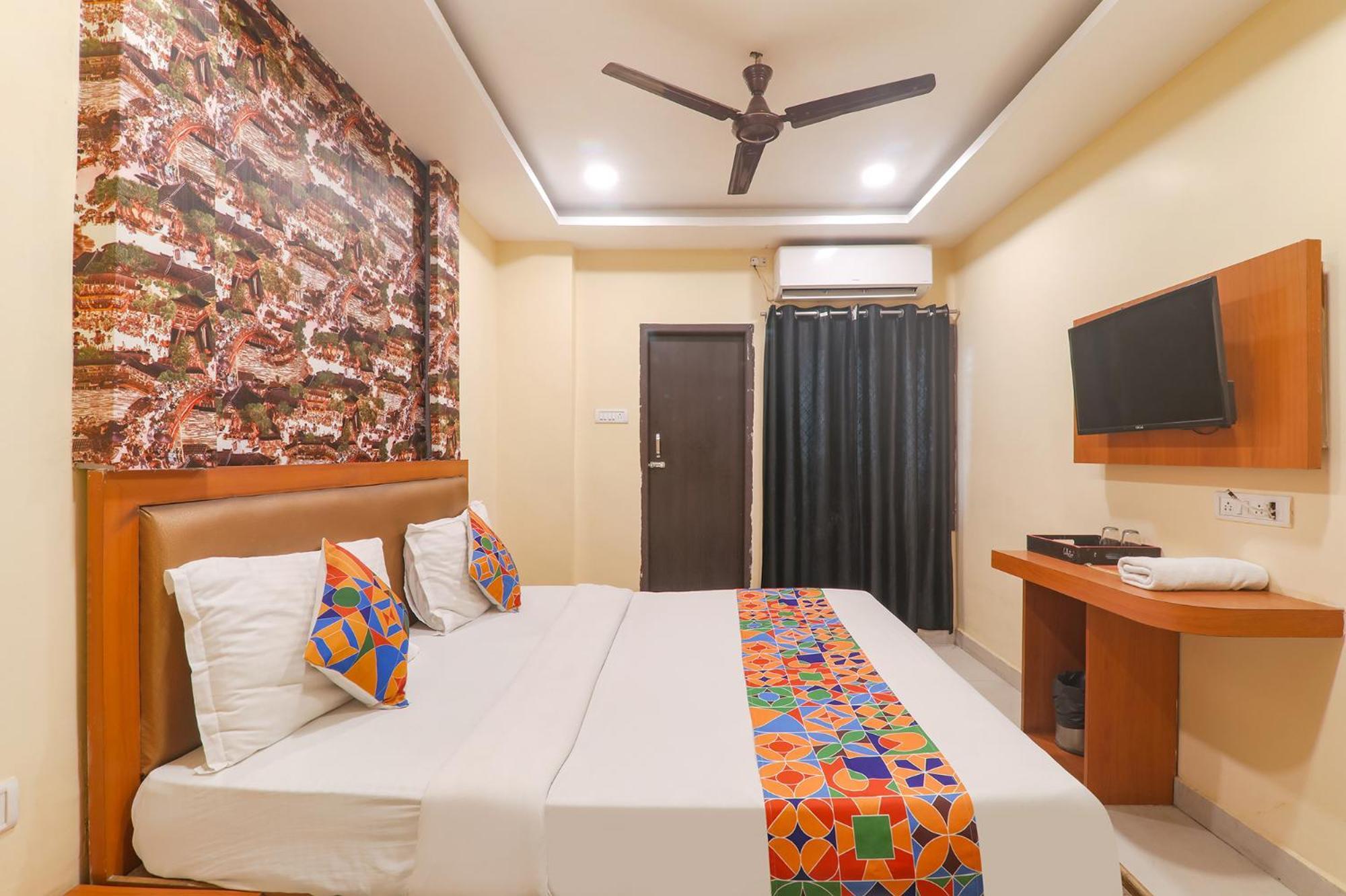 Fabhotel Swarn Banquet Kakarmatha Kültér fotó