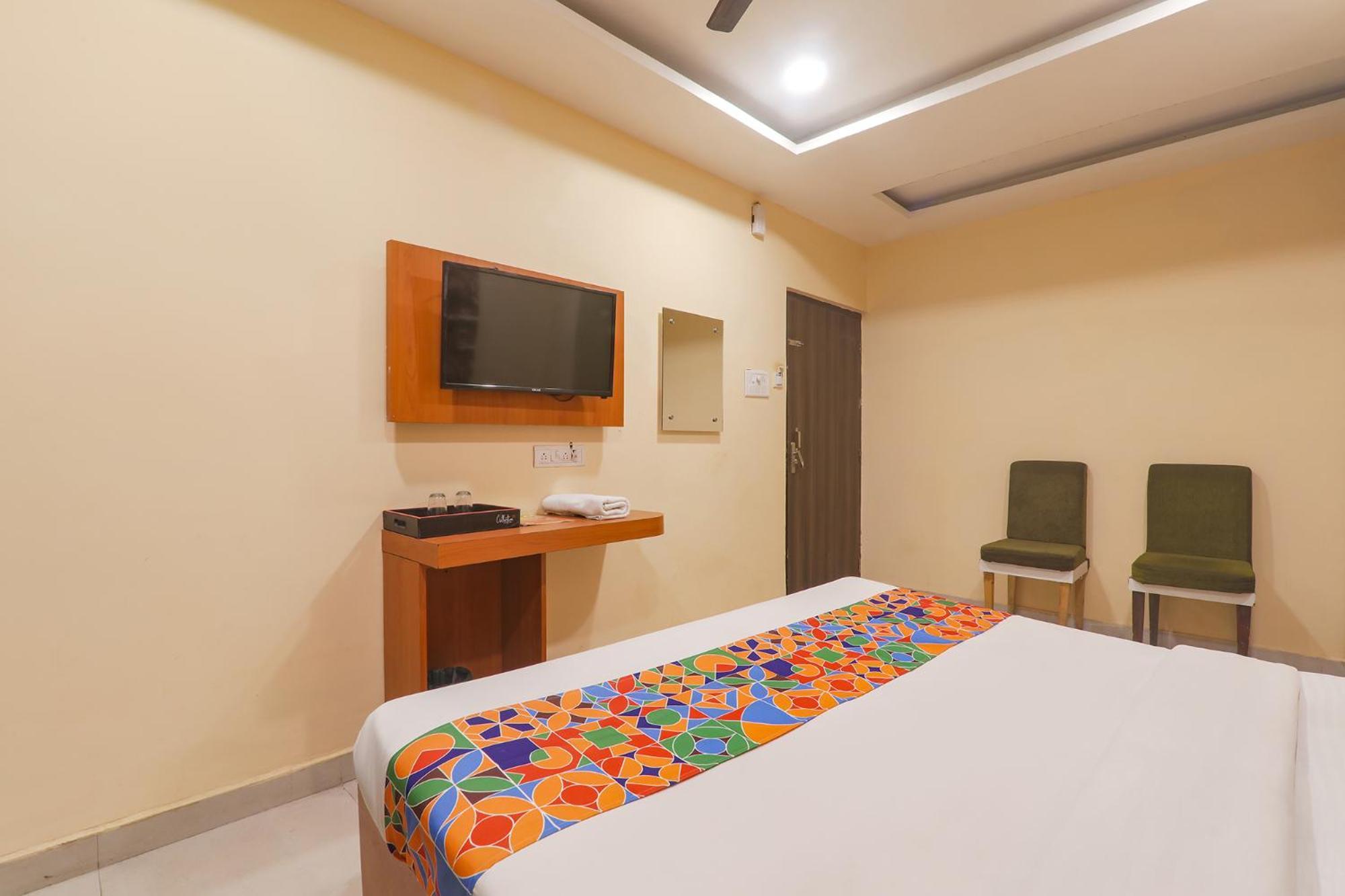 Fabhotel Swarn Banquet Kakarmatha Kültér fotó