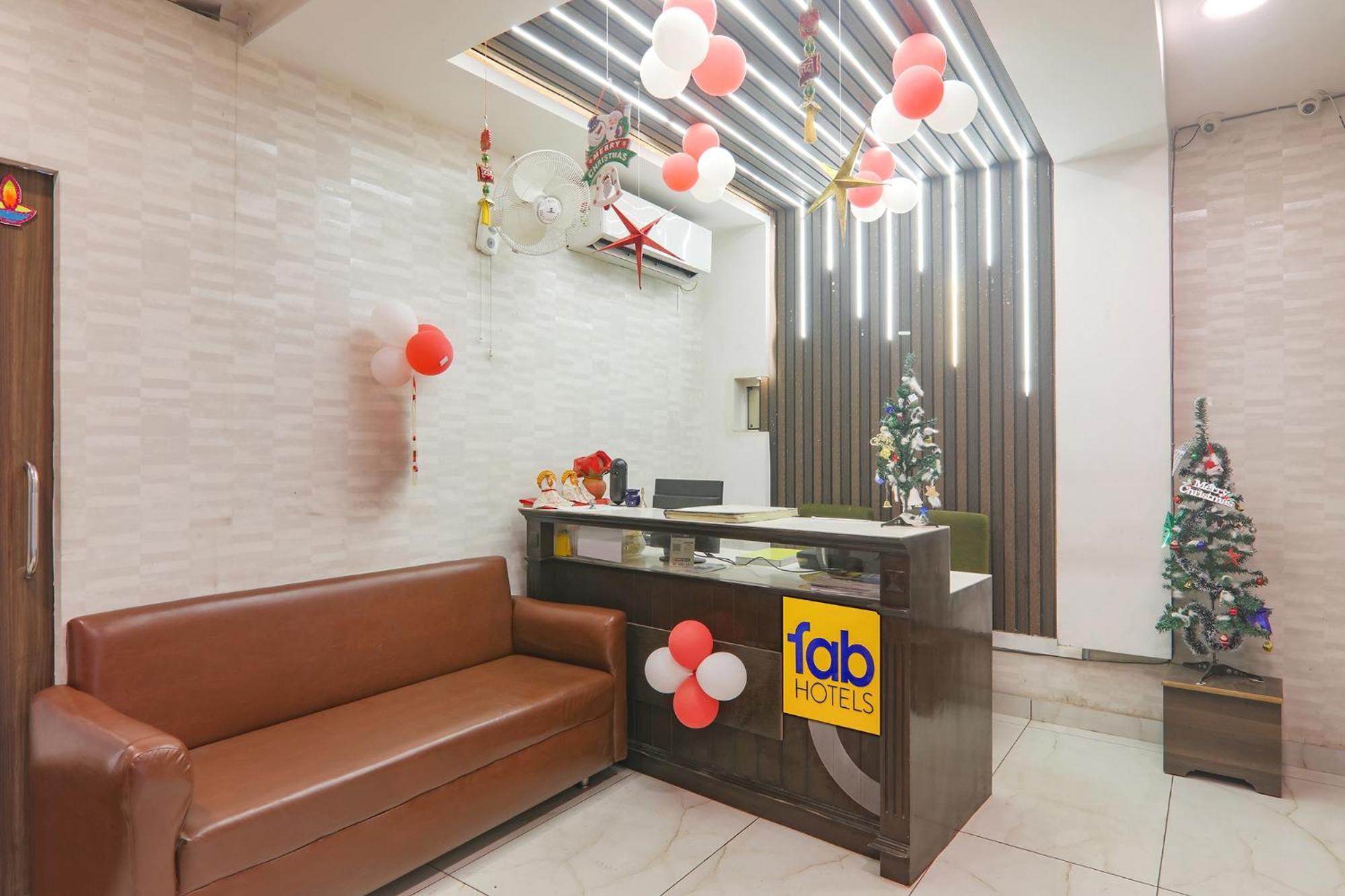 Fabhotel Swarn Banquet Kakarmatha Kültér fotó
